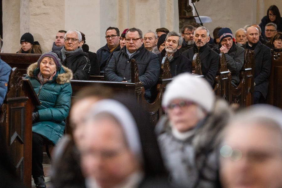 Msza święta i odsłonięcie pamiątkowej tablicy w kaplicy rodziny Kopernika, fot. Szymon Zdziebło/tarantoga.pl dla UMWKP