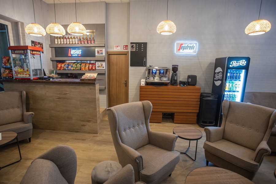 Otwarcie sali kinowo-widowiskowej w Aleksandrowie Kujawskim. Fot. Mikołaj Kuras dla UMWKP