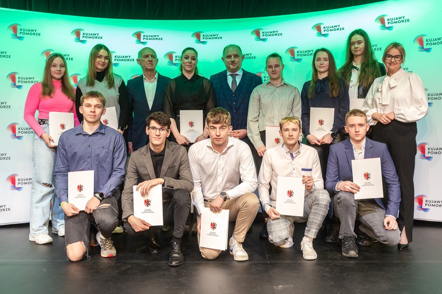 Wręczenie stypendiów sportowych, fot. Szymon Zdziebło/tarantoga.pl dla UMWKP