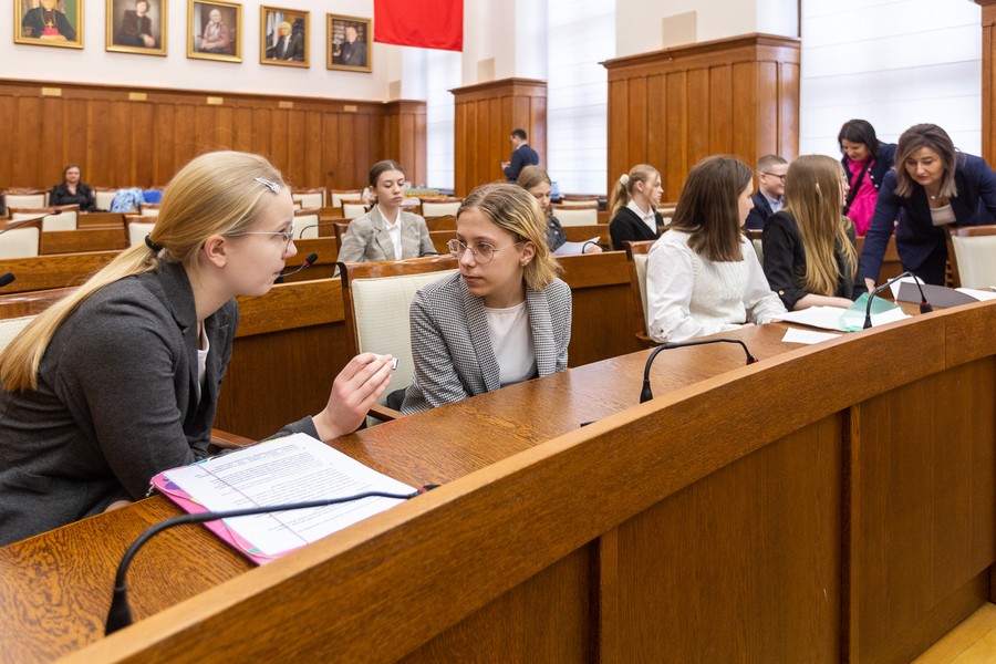 Konkurs wiedzy o samorządzie terytorialnym dla szkół podstawowych, fot. Szymon Zdziebło/tarantoga.pl dla UMWKP