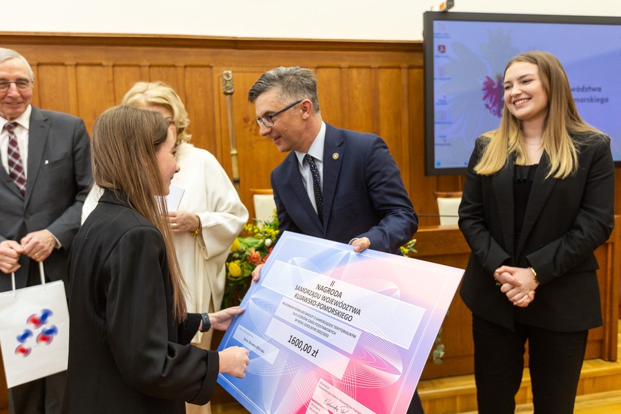 Konkurs wiedzy o samorządzie terytorialnym dla szkół podstawowych, fot. Szymon Zdziebło/tarantoga.pl dla UMWKP