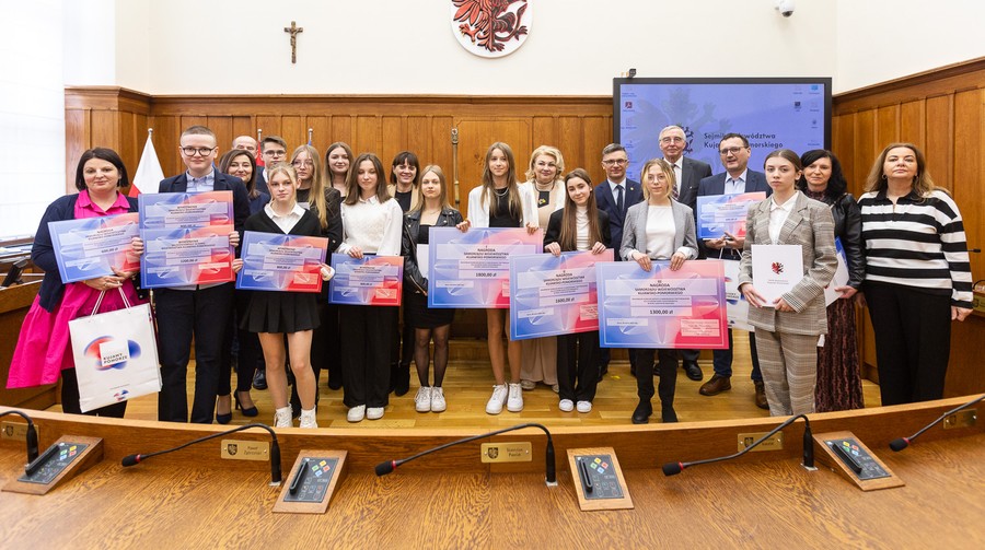 Konkurs wiedzy o samorządzie terytorialnym dla szkół podstawowych, fot. Szymon Zdziebło/tarantoga.pl dla UMWKP