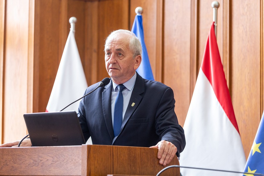 Podpisanie umów na modernizację infrastruktury drogowej, 31 marca 2023, fot. Szymon Zdziebło/tarantoga.pl dla UMWKP