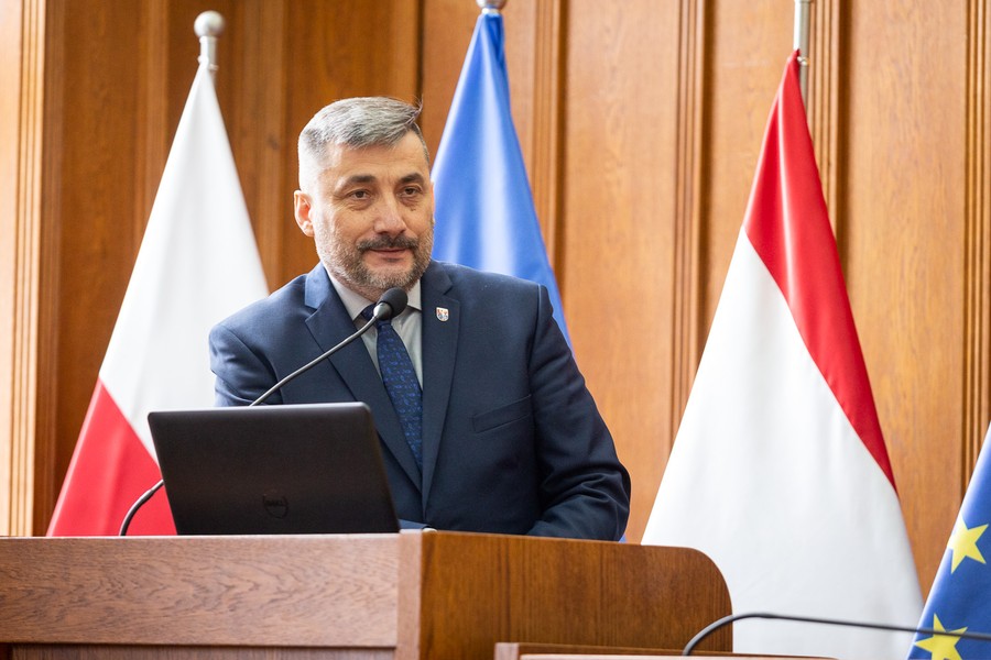 Podpisanie umów na modernizację infrastruktury drogowej, 31 marca 2023, fot. Szymon Zdziebło/tarantoga.pl dla UMWKP