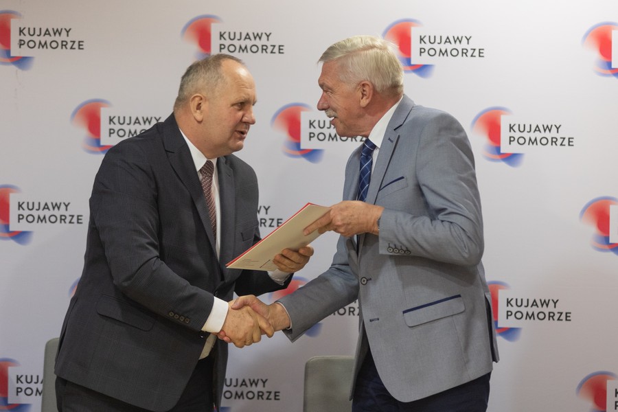 Podpisanie umów z partnerami KSOW, fot. Mikołaj Kuras dla UMWKP