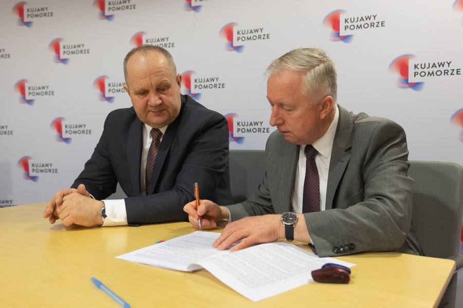 Podpisanie umów z partnerami KSOW, fot. Mikołaj Kuras dla UMWKP