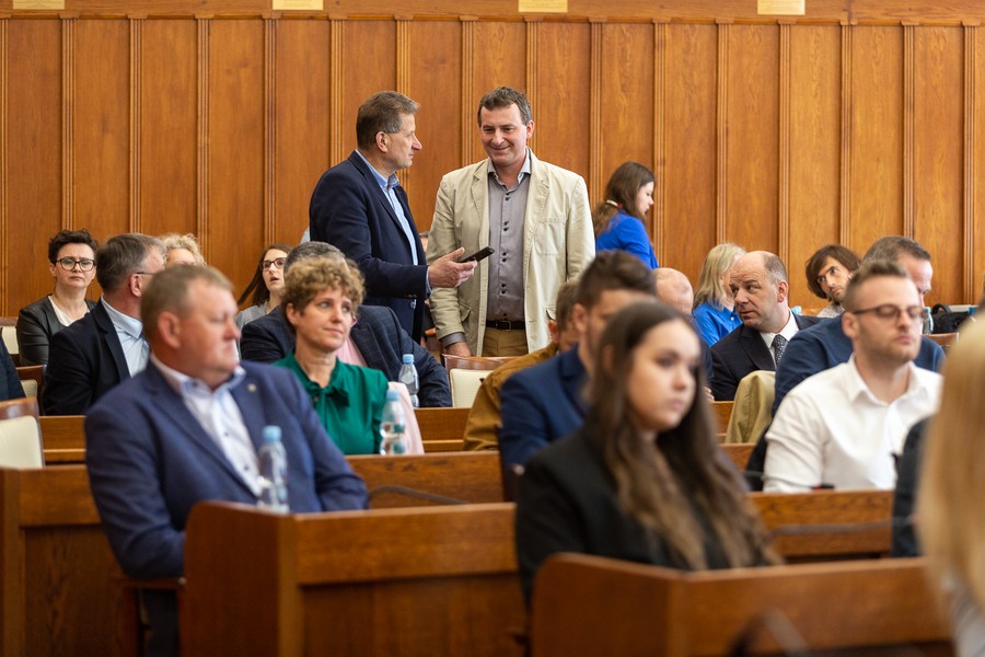 Wręczenie umów RPO, PROW i PO RiM, 25.04.2023, fot. Szymon Zdziebło/tarantoga.pl dla UMWKP