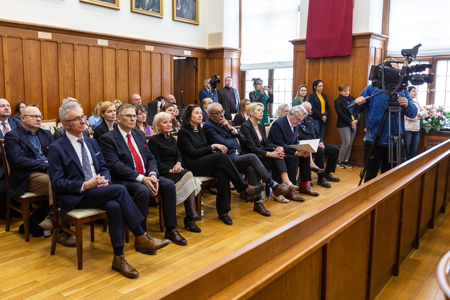 Uroczysta sesja sejmiku województwa, fot. Szymon Zdziebło/UMWKP