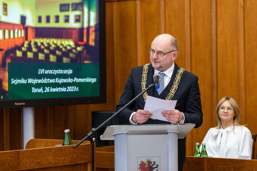 Uroczysta sesja sejmiku województwa, fot. Szymon Zdziebło/UMWKP