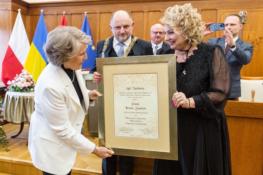 Uroczysta sesja sejmiku województwa, fot. Szymon Zdziebło/UMWKP