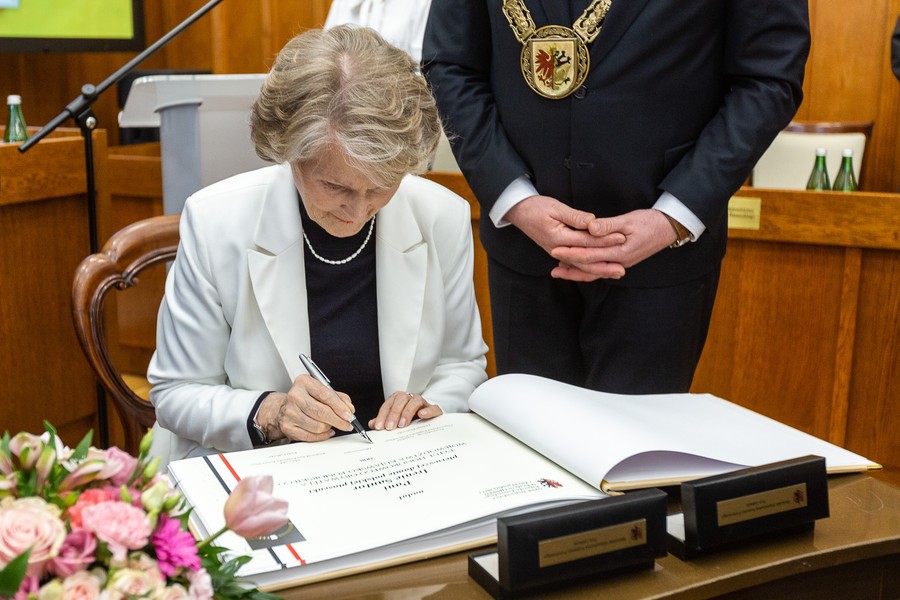 Uroczysta sesja sejmiku województwa, fot. Szymon Zdziebło/UMWKP