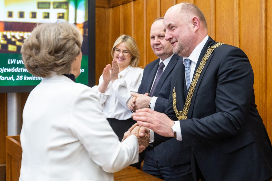 Uroczysta sesja sejmiku województwa, fot. Szymon Zdziebło/UMWKP