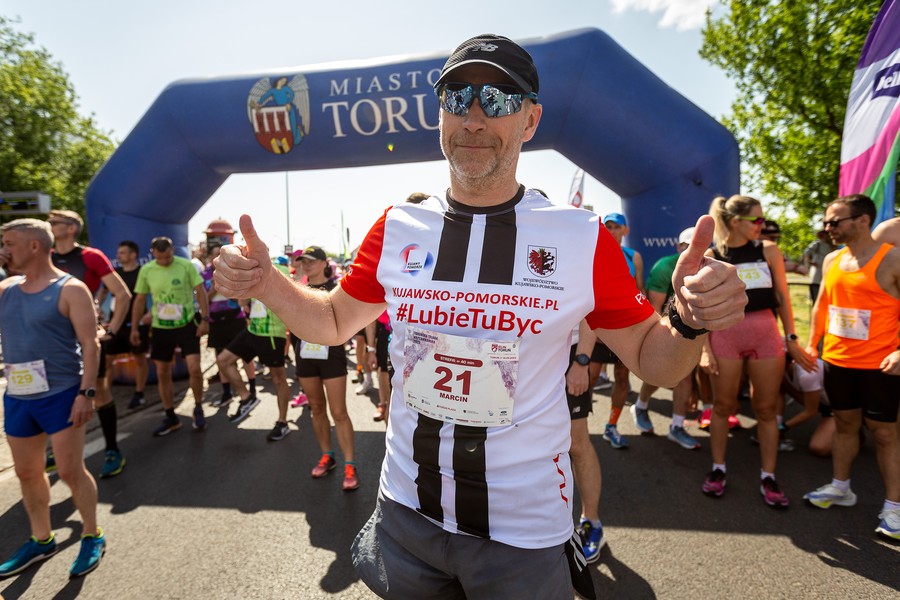 Run Toruń 2023, fot. Szymon Zdziebło, tarantoga.pl dla UMWKP