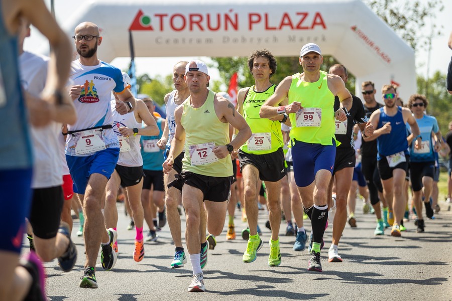 Run Toruń 2023, fot. Szymon Zdziebło, tarantoga.pl dla UMWKP