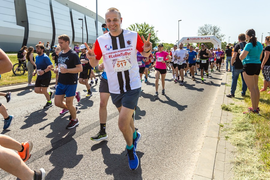 Run Toruń 2023, fot. Szymon Zdziebło, tarantoga.pl dla UMWKP