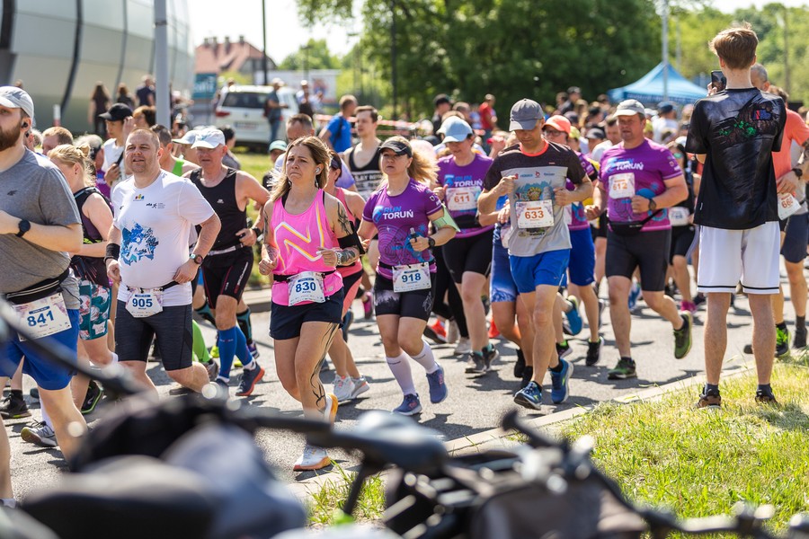 Run Toruń 2023, fot. Szymon Zdziebło, tarantoga.pl dla UMWKP