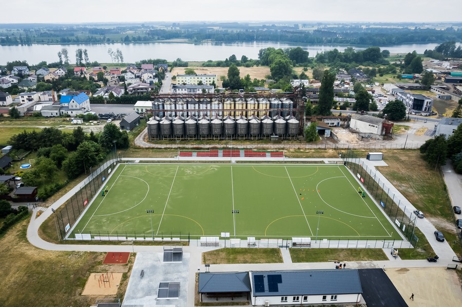 Boisko do hokeja na trawie w Rogowie, fot. Tomasz Czachorowski, eventphoto.com.pl dla UMWKP