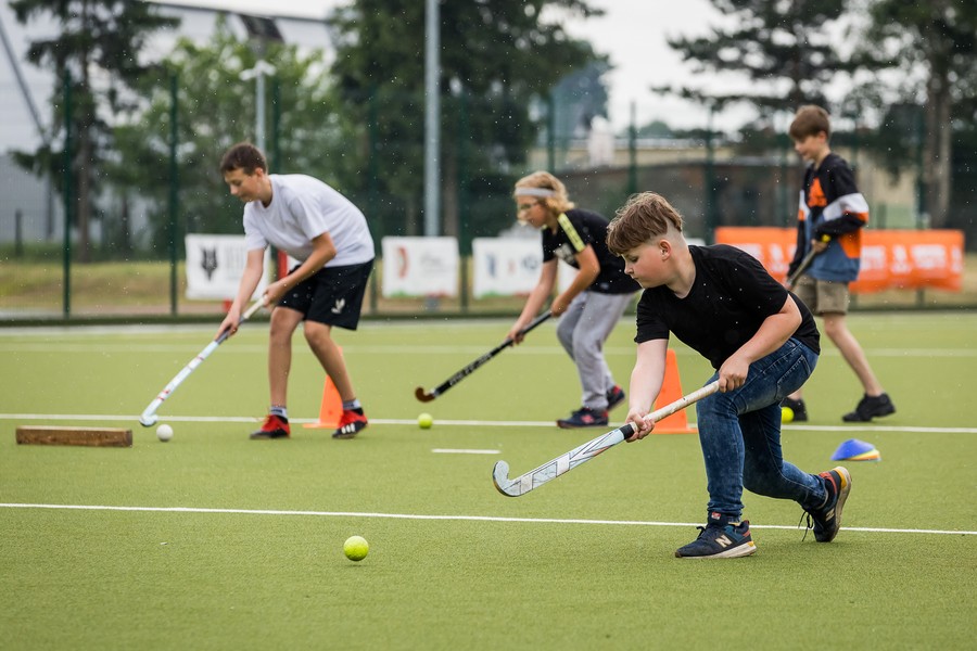 Boisko do hokeja na trawie w Rogowie, fot. Tomasz Czachorowski, eventphoto.com.pl dla UMWKP