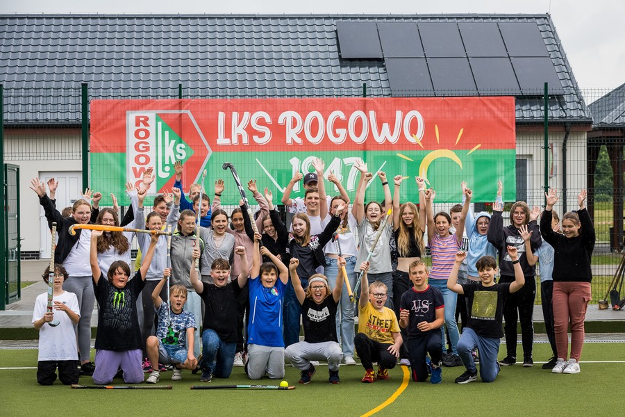 Boisko do hokeja na trawie w Rogowie, fot. Tomasz Czachorowski, eventphoto.com.pl dla UMWKP