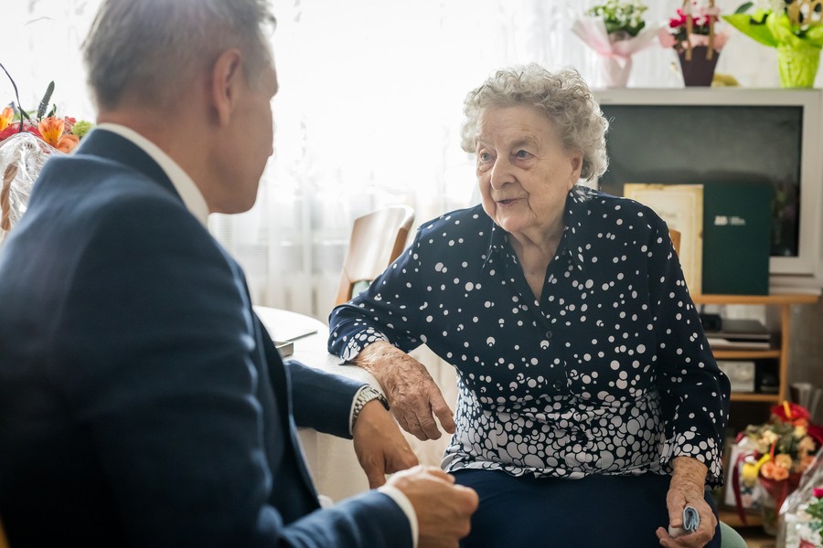 Halina Osowska odznaczona Madalem Marszałka, fot. Tomasz Czachorowski/eventphoto.com.pl dla UMWKP