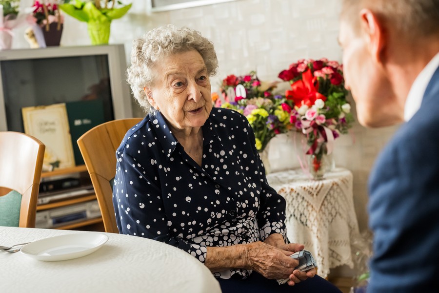 Halina Osowska odznaczona Madalem Marszałka, fot. Tomasz Czachorowski/eventphoto.com.pl dla UMWKP