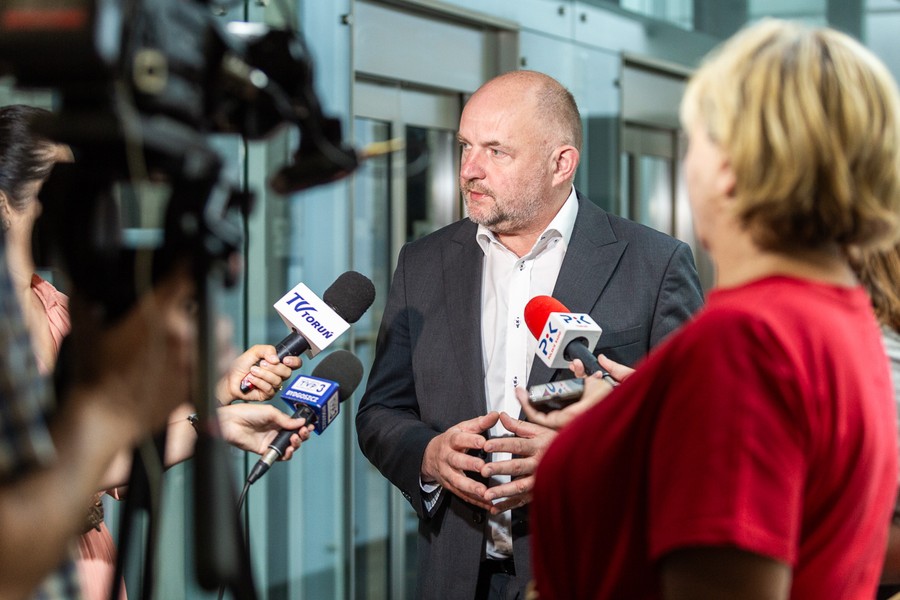 Ceremonia podpisania umów o finansowanie projektów dotyczących rynku pracy, fot. Szymon Zdzieblo/tarantoga.pl dla UMWKP