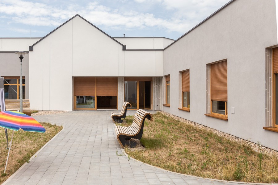 Wizyta marszałka Piotra Całbeckiego w hospicjum „Nadzieja”, fot. Szymon Zdziebło/tarantoga.pl dla UMWKP