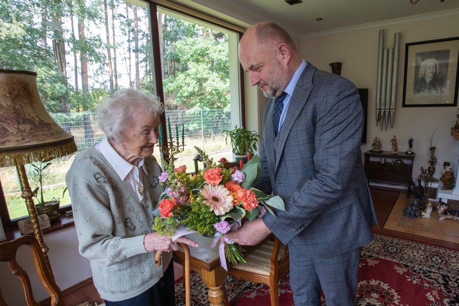 Wanda Helena Hadrysiak otrzymała marszałkowski złoty medal Unitas Durat Palatinatus Cuiaviano-Pomeraniensis, fot. Mikołaj Kuras dla UMWKP