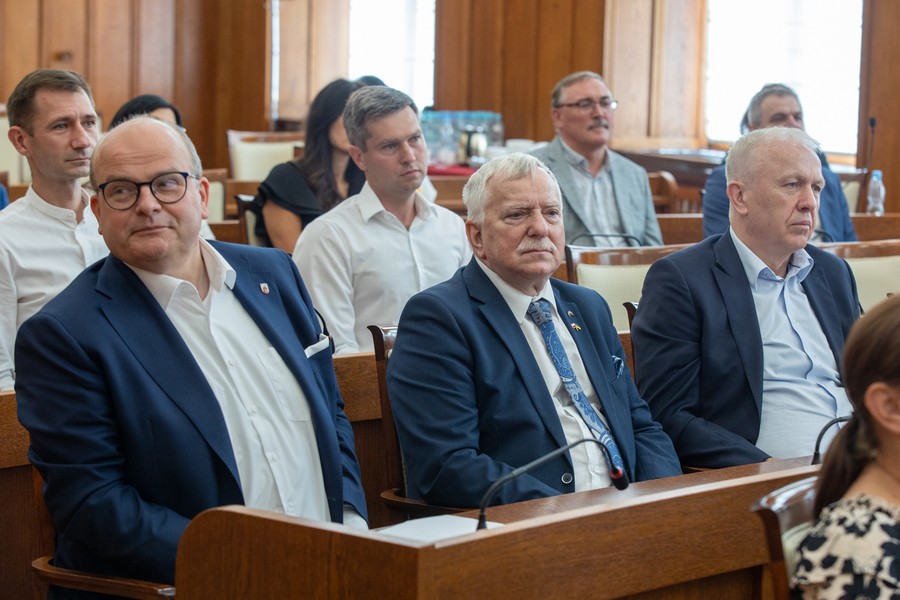 Uroczystość przekazania umów o dofinansowanie projektów, fot. Mikołaj Kuras dla UMWKP