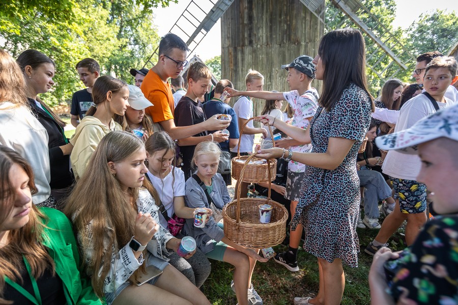 Spotkania z wypoczywającą w Kujawsko-Pomorskie młodzieżą z Ukrainy, fot. Szymon Zdziebło/tarantoga.pl dla UMWKP