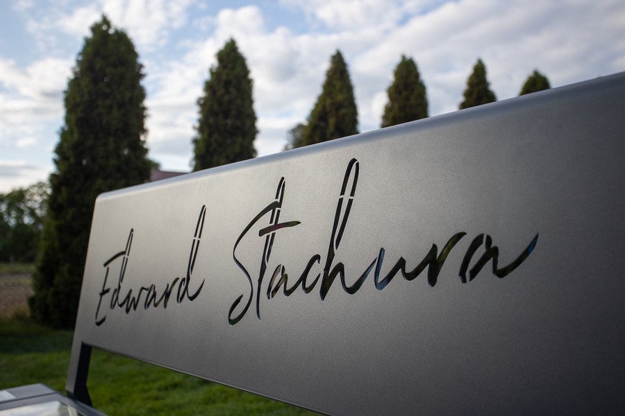 Odsłonięcie ławeczki Edwarda Stachury, 22. Spotkania Poetów „Biała lokomotywa”, fot. Mikołaj Kuras dla UMWKP