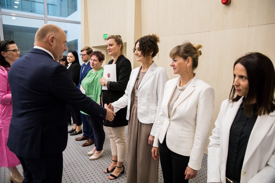 Ślubowanie pracowników Urzędu Marszałkowskiego, fot. Andrzej Goiński/UMWKP