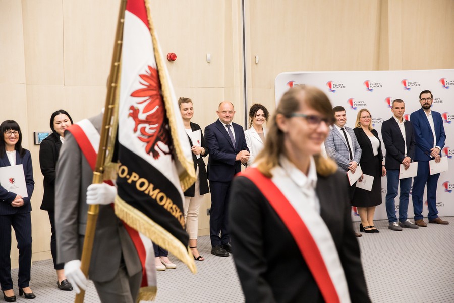 Ślubowanie pracowników Urzędu Marszałkowskiego, fot. Andrzej Goiński/UMWKP