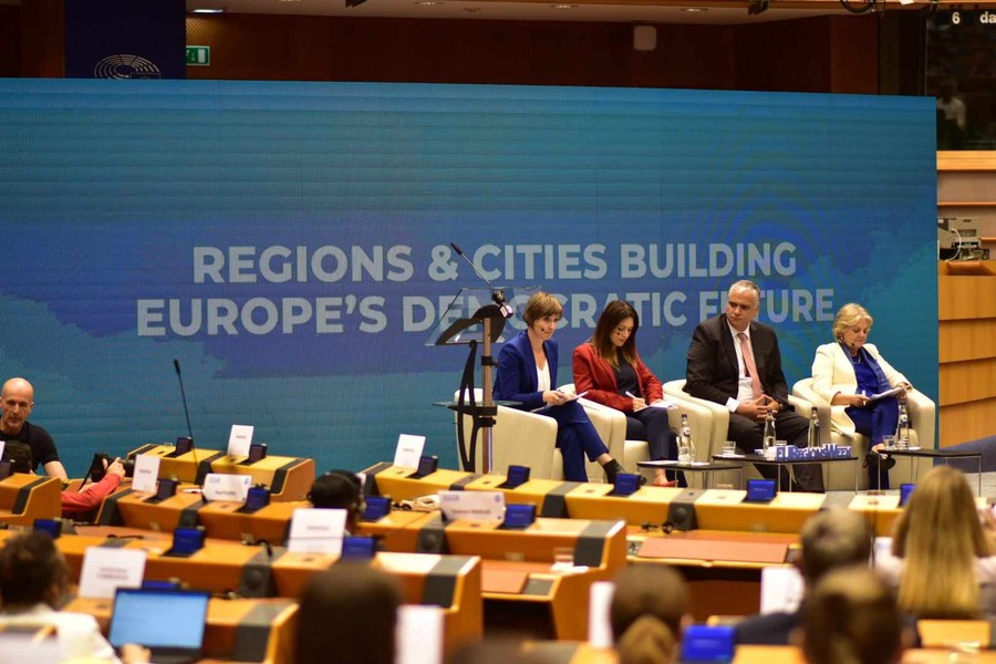 Posiedzenie plenarne Komitetu Regionów, fot. Mieszko Matusiak/UMWKP