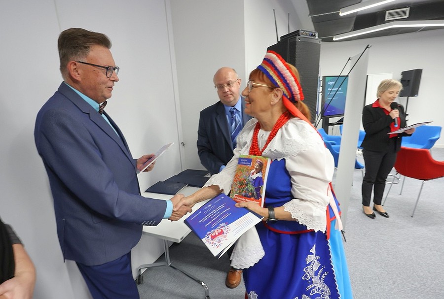 Wręczenie nagród laureatom konkursu na najlepszą książkę o tematyce regionalnej, fot. Mikołaj Kuras dla UMWKP