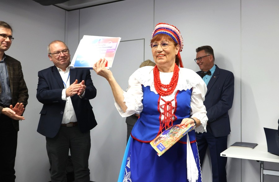 Wręczenie nagród laureatom konkursu na najlepszą książkę o tematyce regionalnej, fot. Mikołaj Kuras dla UMWKP