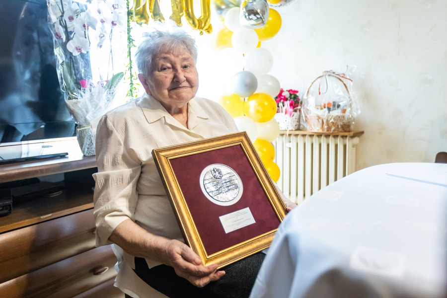 Wręczenie medalu Unitas Durat Cecylii Świerskiej, fot. Szymon Zdziebło /tarantoga.pl dla UMWKP