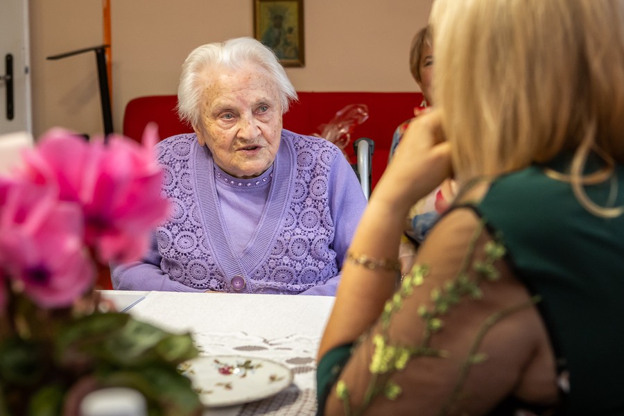 Wręczenie medalu Unitas Durat Marcie Stolarskiej, fot. Szymon Zdziebło /tarantoga.pl dla UMWKP
