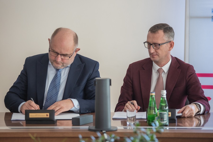 Instrumenty finansowe dla Kujaw i Pomorza, ceremonia podpisania umowy, fot. Mikołaj Kuras dla UMWKP