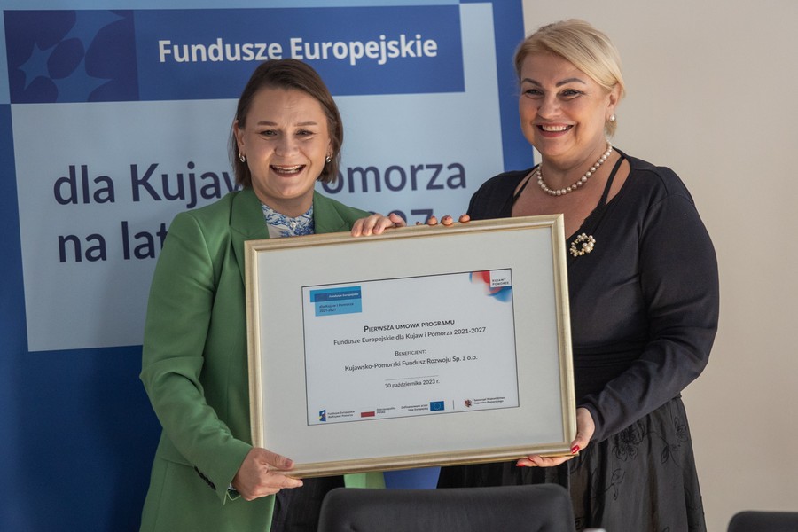 Instrumenty finansowe dla Kujaw i Pomorza, ceremonia podpisania umowy, fot. Mikołaj Kuras dla UMWKP