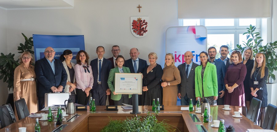 Instrumenty finansowe dla Kujaw i Pomorza, ceremonia podpisania umowy, fot. Mikołaj Kuras dla UMWKP