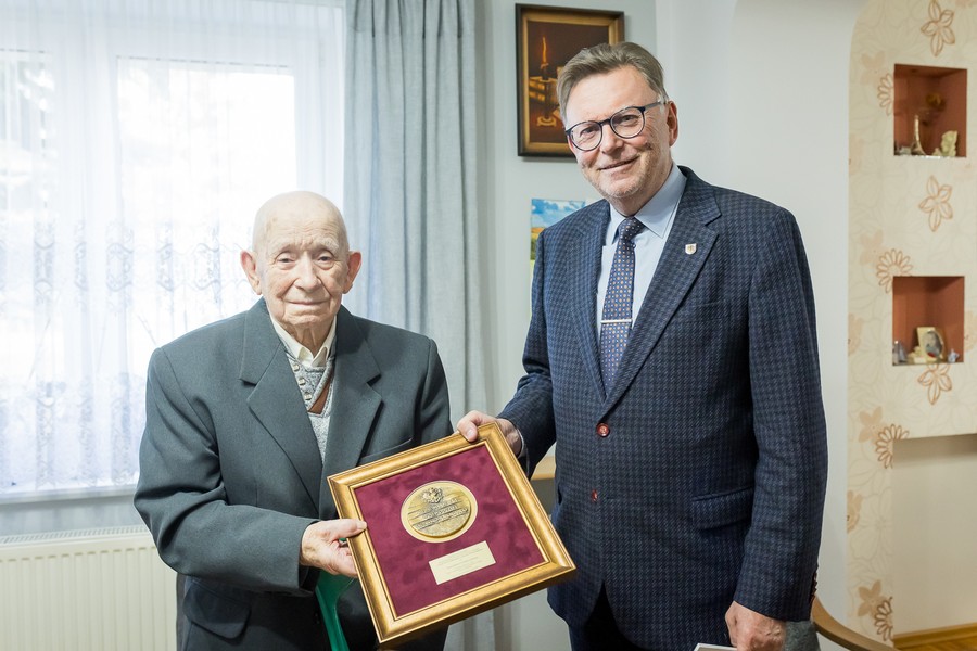 Wizyta u pana Stanisława Orlikowskiego, fot. Tomasz Czachorowski dla UMWKP