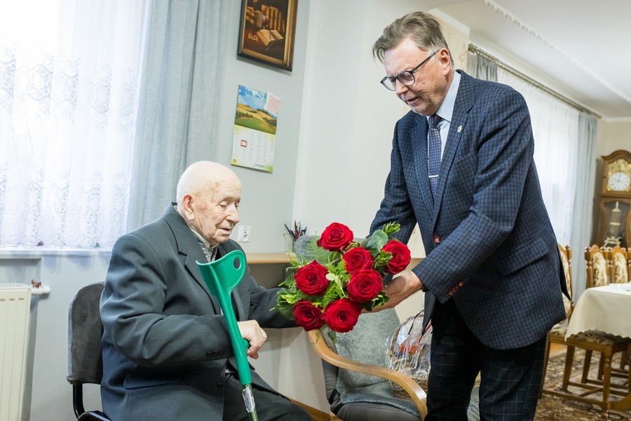 Wizyta u pana Stanisława Orlikowskiego, fot. Tomasz Czachorowski dla UMWKP