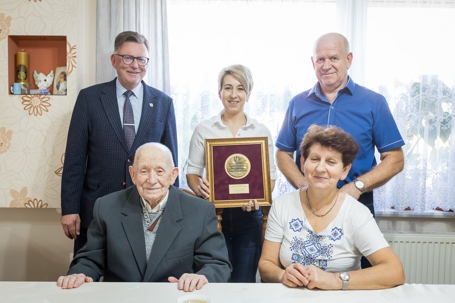 Wizyta u pana Stanisława Orlikowskiego, fot. Tomasz Czachorowski dla UMWKP