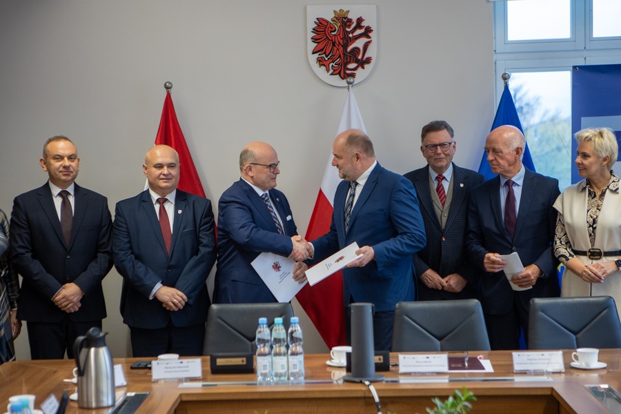Podpisanie porozumienia terytorialnego ze Stowarzyszeniem ZIT Grudziądza, fot. Mikołaj Kuras dla UMWKP