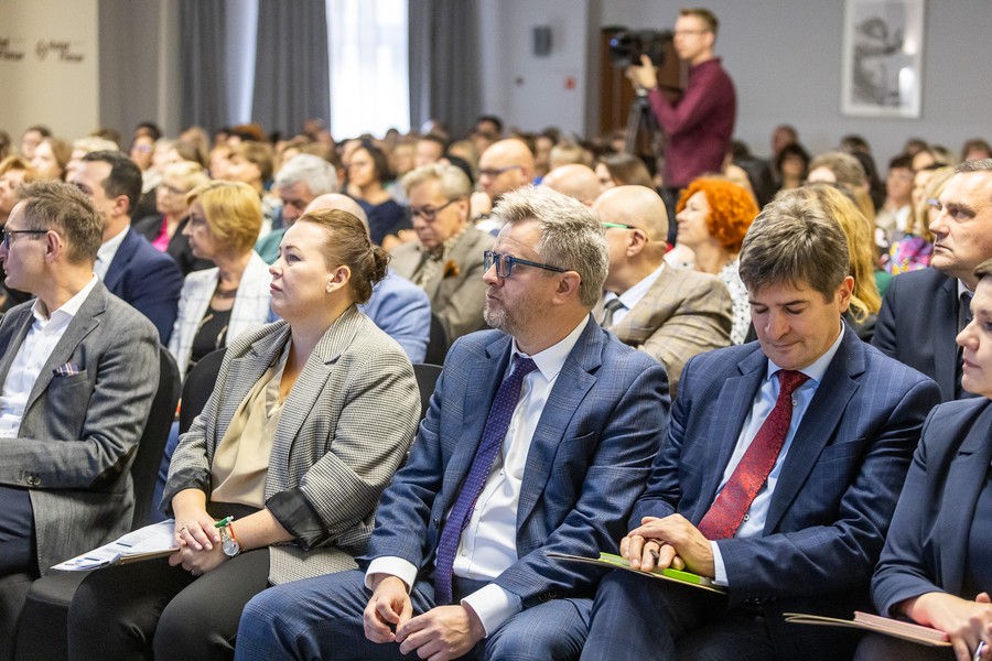 Obrady Forum Polityki Społecznej w Toruniu, fot. Szymon Zdzieblo/tarantoga.pl dla UMWKP