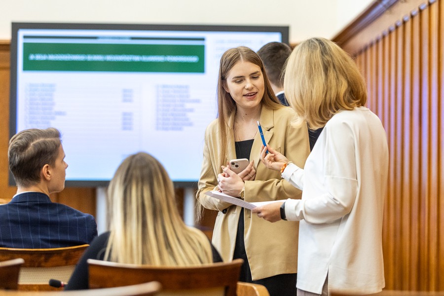 Posiedzenie Młodzieżowego Sejmiku Województwa, listopad 2023, fot. Szymon Zdziebło/tarantoga.pl dla UMWKP