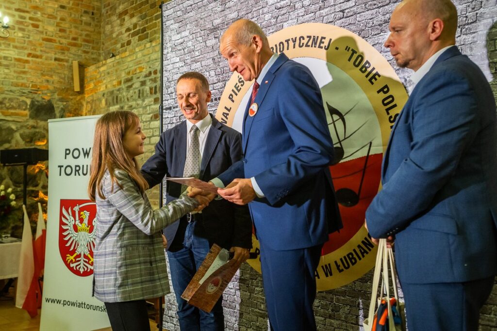 Wojewódzki Festiwal Pieśni Patriotycznej „Tobie Polsko”, fot. Szymon Zdziebło/tarantoga.pl dla UMWKP