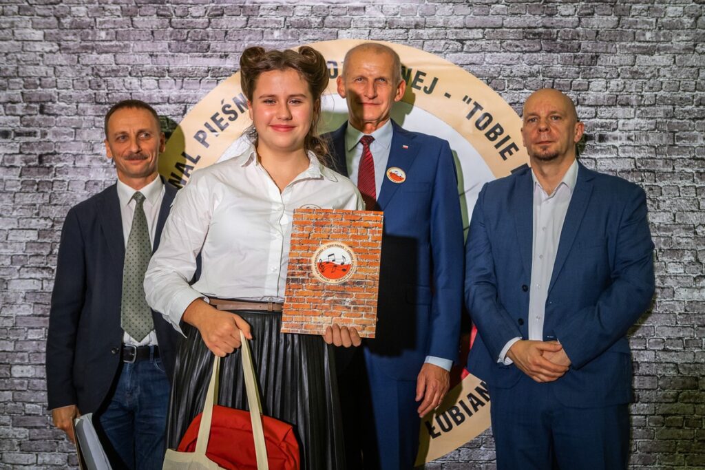 Wojewódzki Festiwal Pieśni Patriotycznej „Tobie Polsko”, fot. Szymon Zdziebło/tarantoga.pl dla UMWKP