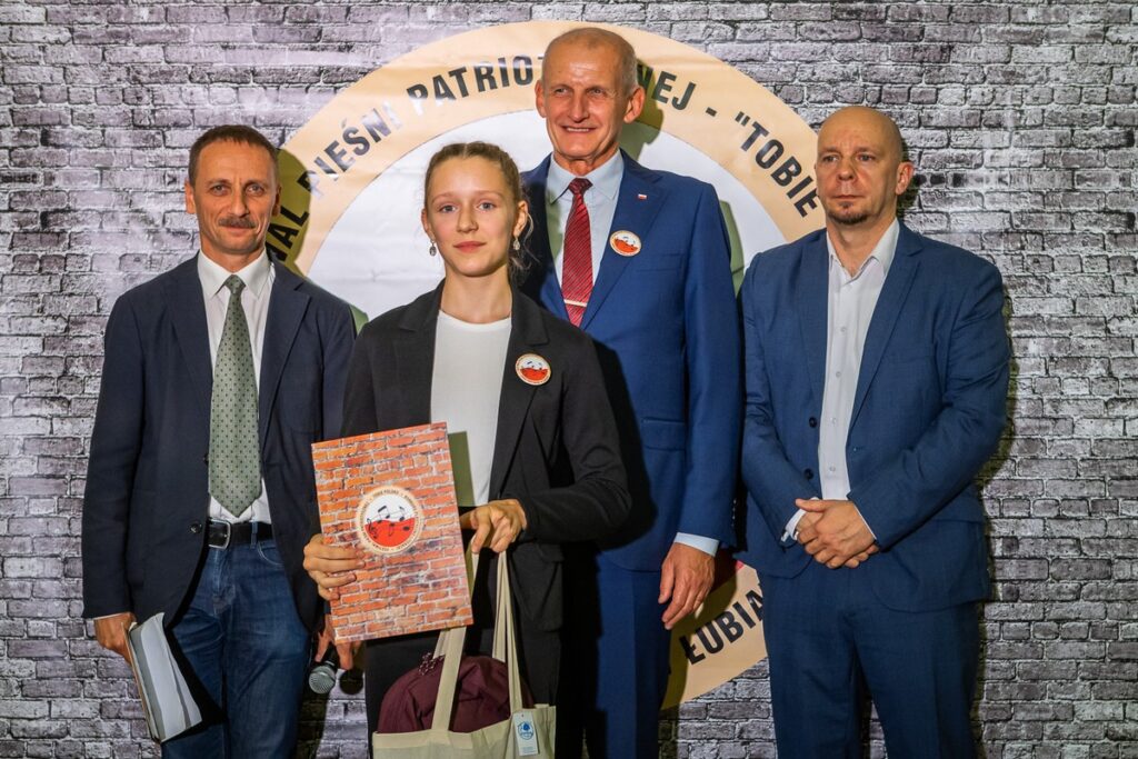 Wojewódzki Festiwal Pieśni Patriotycznej „Tobie Polsko”, fot. Szymon Zdziebło/tarantoga.pl dla UMWKP